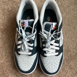 Nike Men's Black and Gray Sneakers